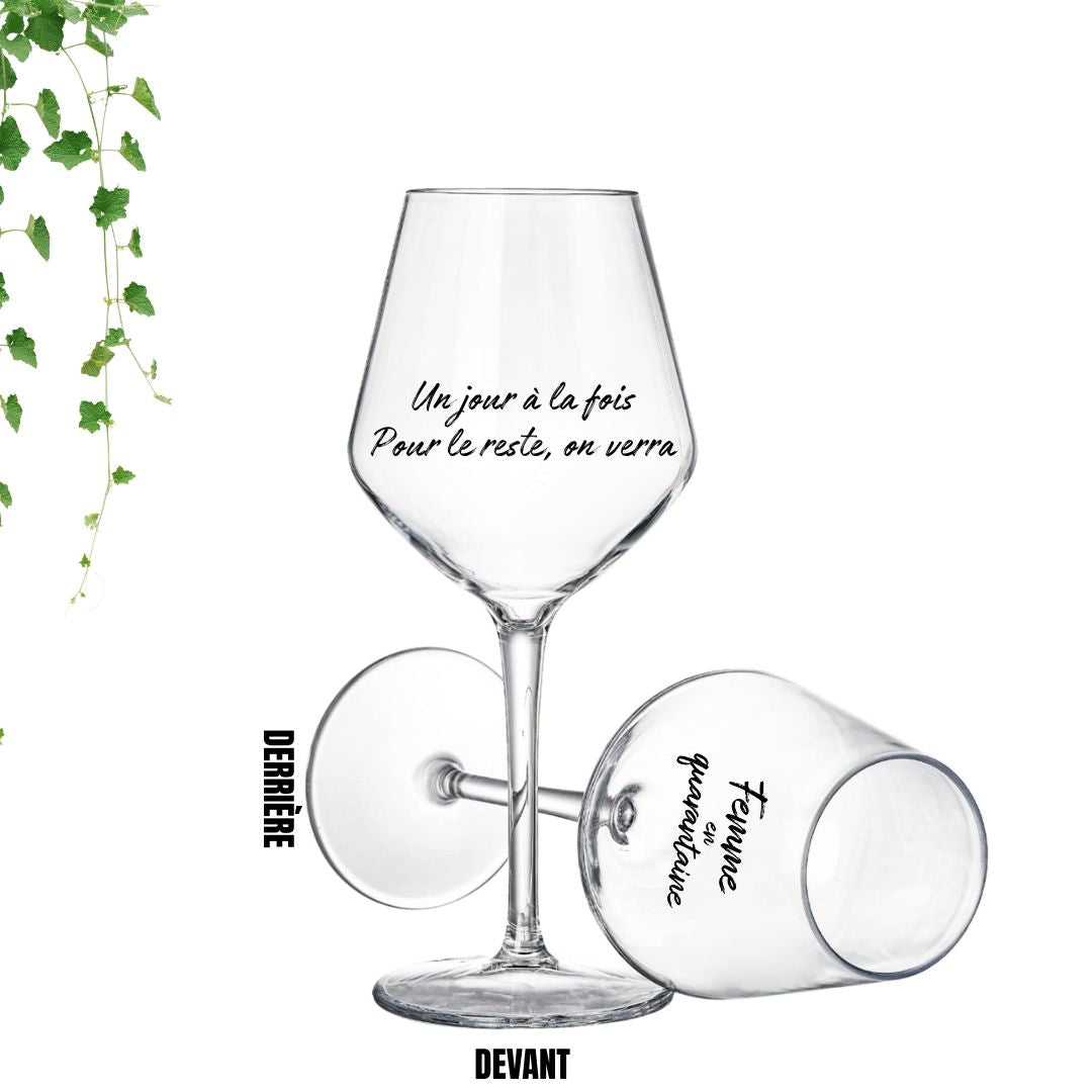 Coupe à vin | Femme en quarantaine