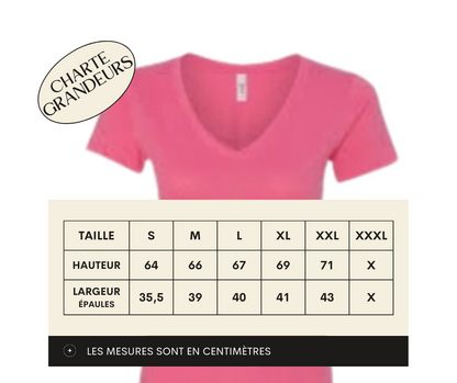 T-Shirt col en V - Soccer Mom à 10$