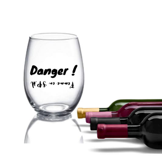 Verre à vin - Danger Femme en SPM