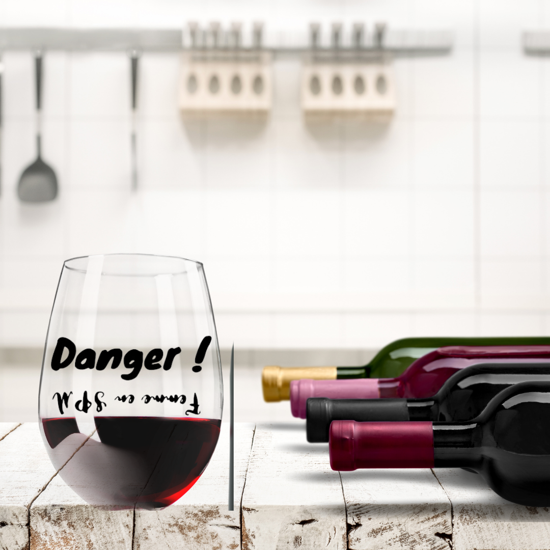 Verre à vin - Danger Femme en SPM