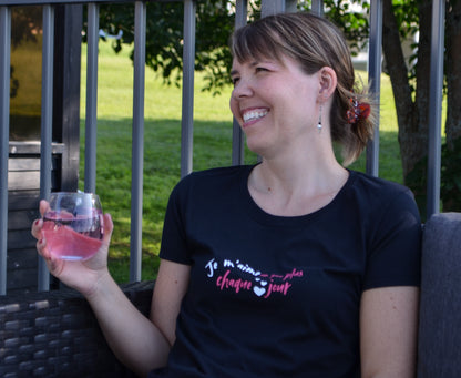 T-shirt doux, Noir, Je m'aime un peu plus chaque jour de Catherine Bourgault, col monté 60% Coton - 40% polyesther , Noir